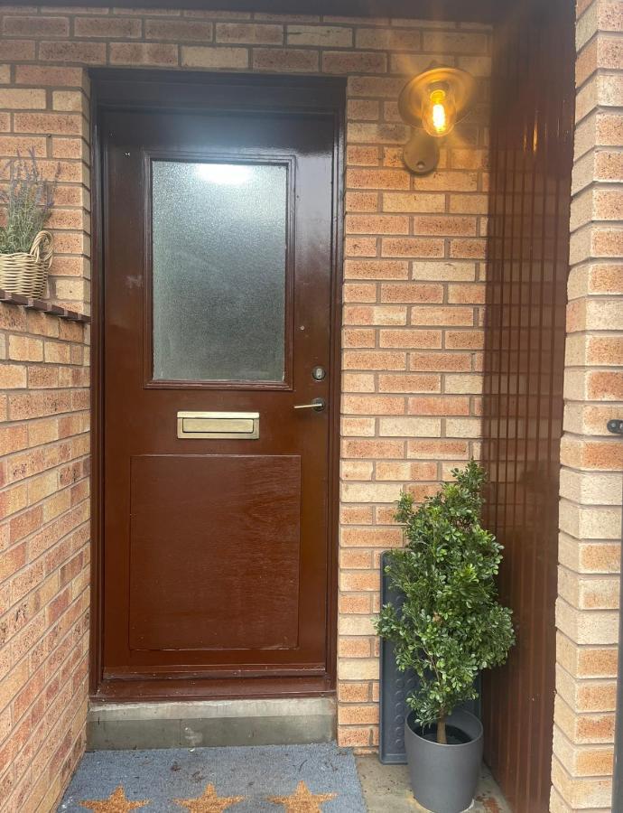 Comfortable, Modern Apartment With Parking. Inverness. Dış mekan fotoğraf