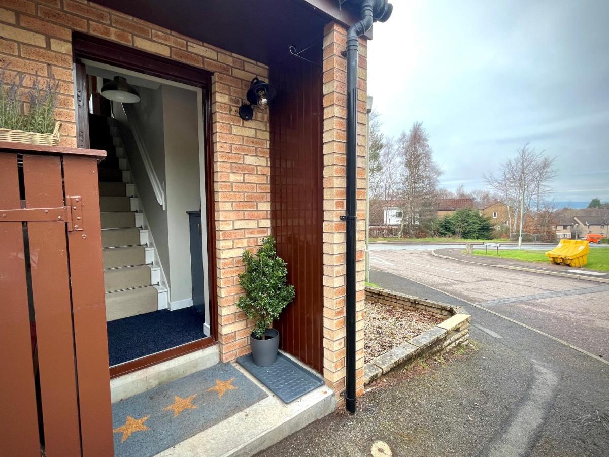 Comfortable, Modern Apartment With Parking. Inverness. Dış mekan fotoğraf