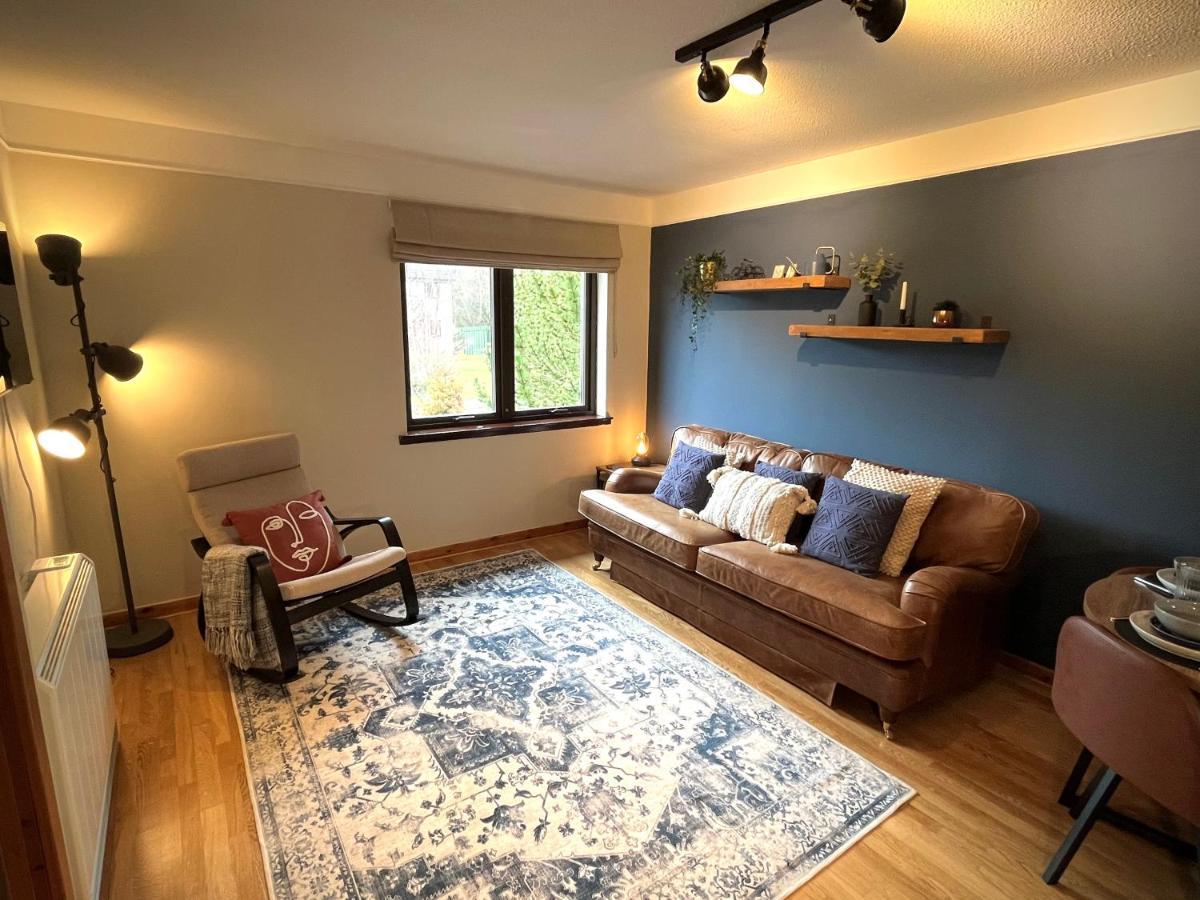 Comfortable, Modern Apartment With Parking. Inverness. Dış mekan fotoğraf
